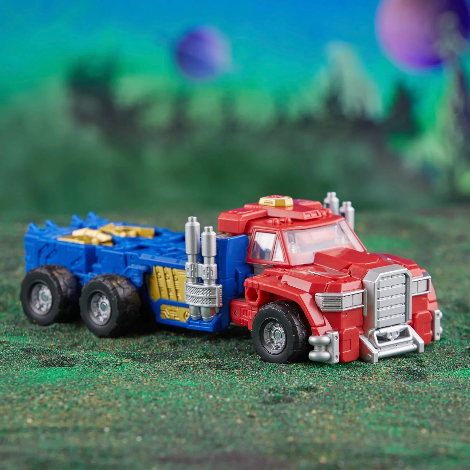 Transformers Legacy Evolution - Commander Class Armada Universe Optimus Prime Action Figure (F6160)