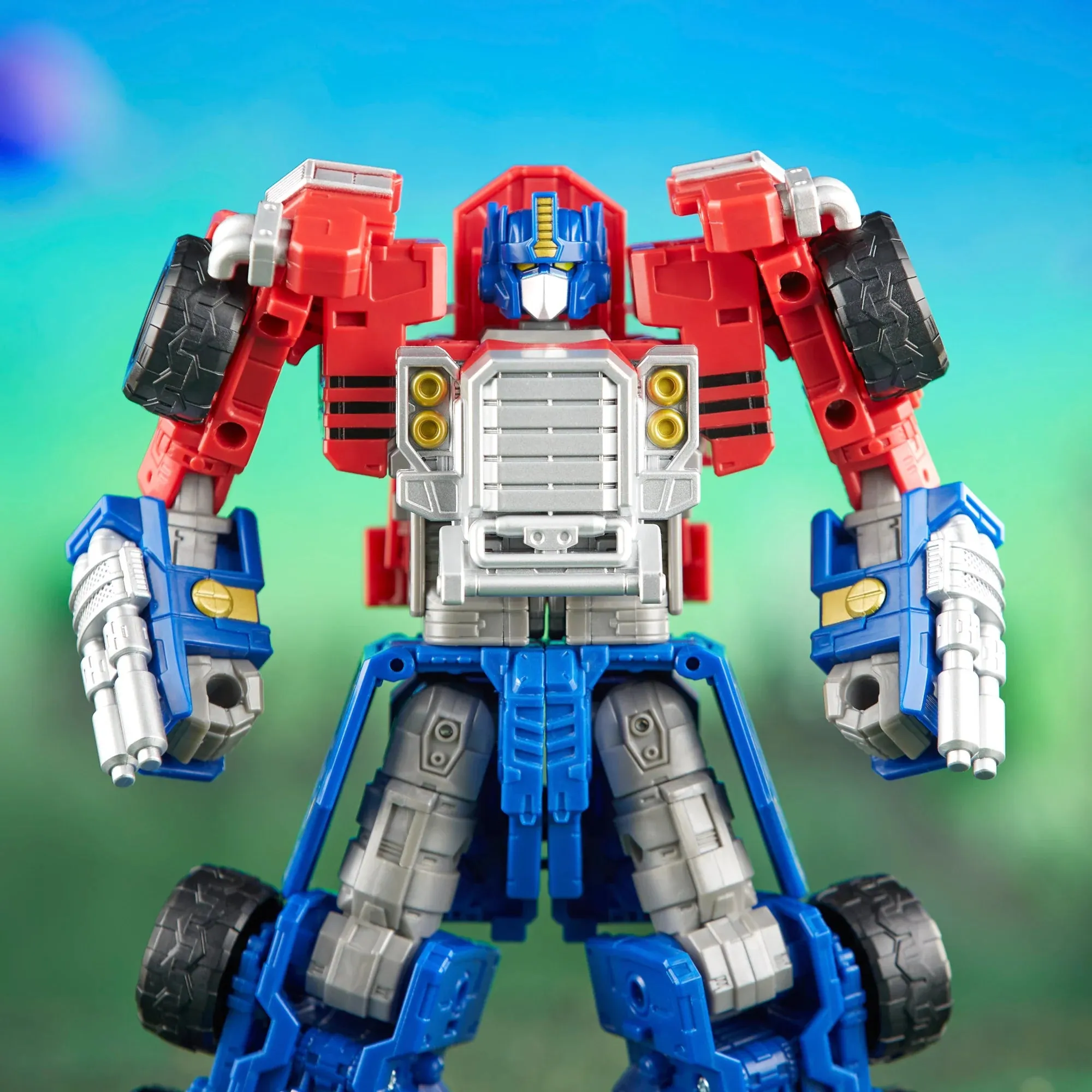 Transformers Legacy Evolution - Commander Class Armada Universe Optimus Prime Action Figure (F6160)