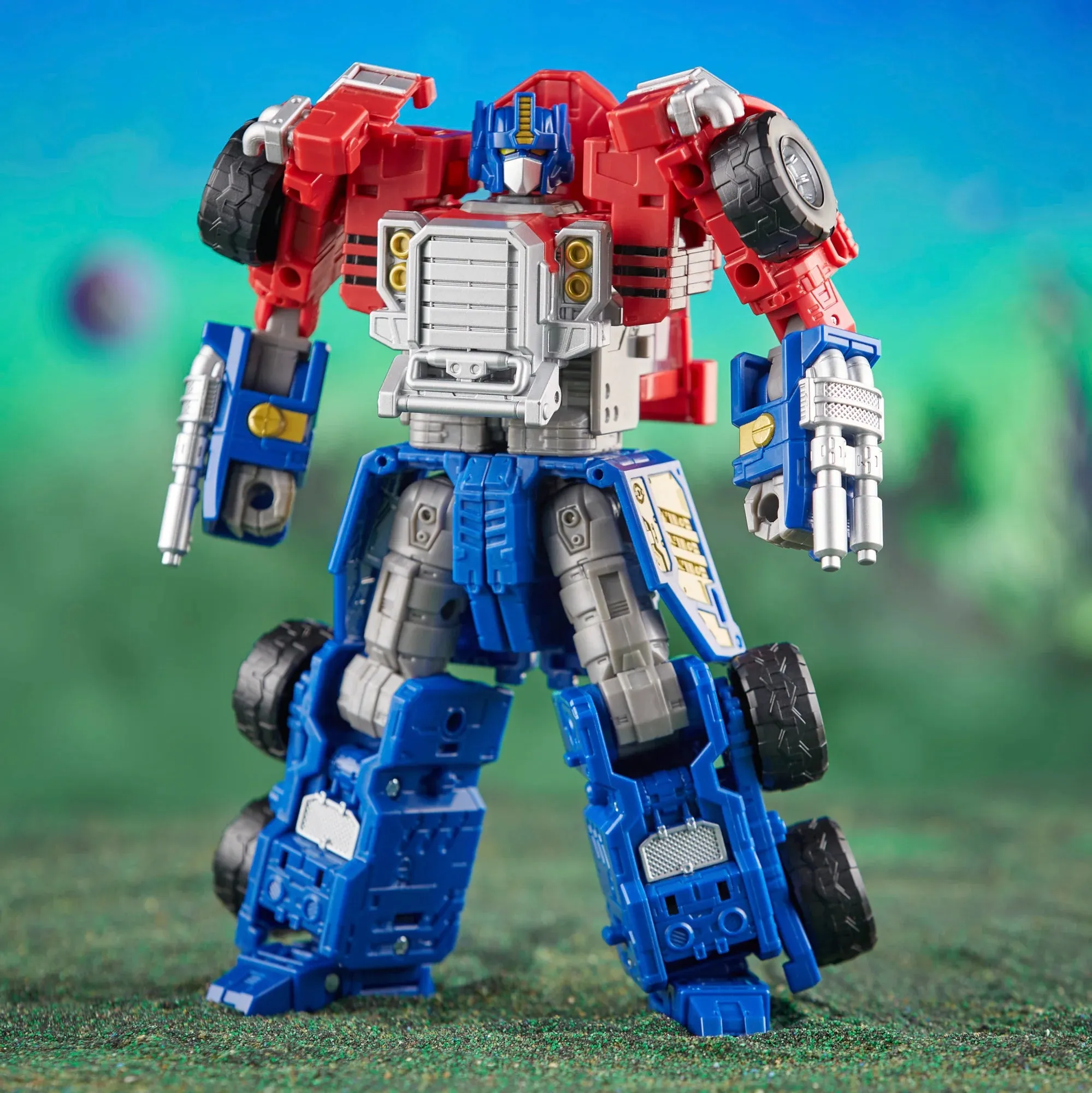 Transformers Legacy Evolution - Commander Class Armada Universe Optimus Prime Action Figure (F6160)